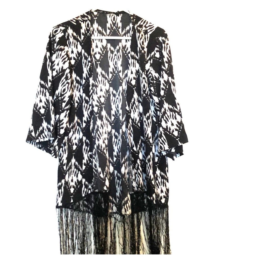 Black and white shawl